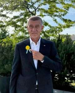 Guvernul Babi¹ preia puterea la Praga